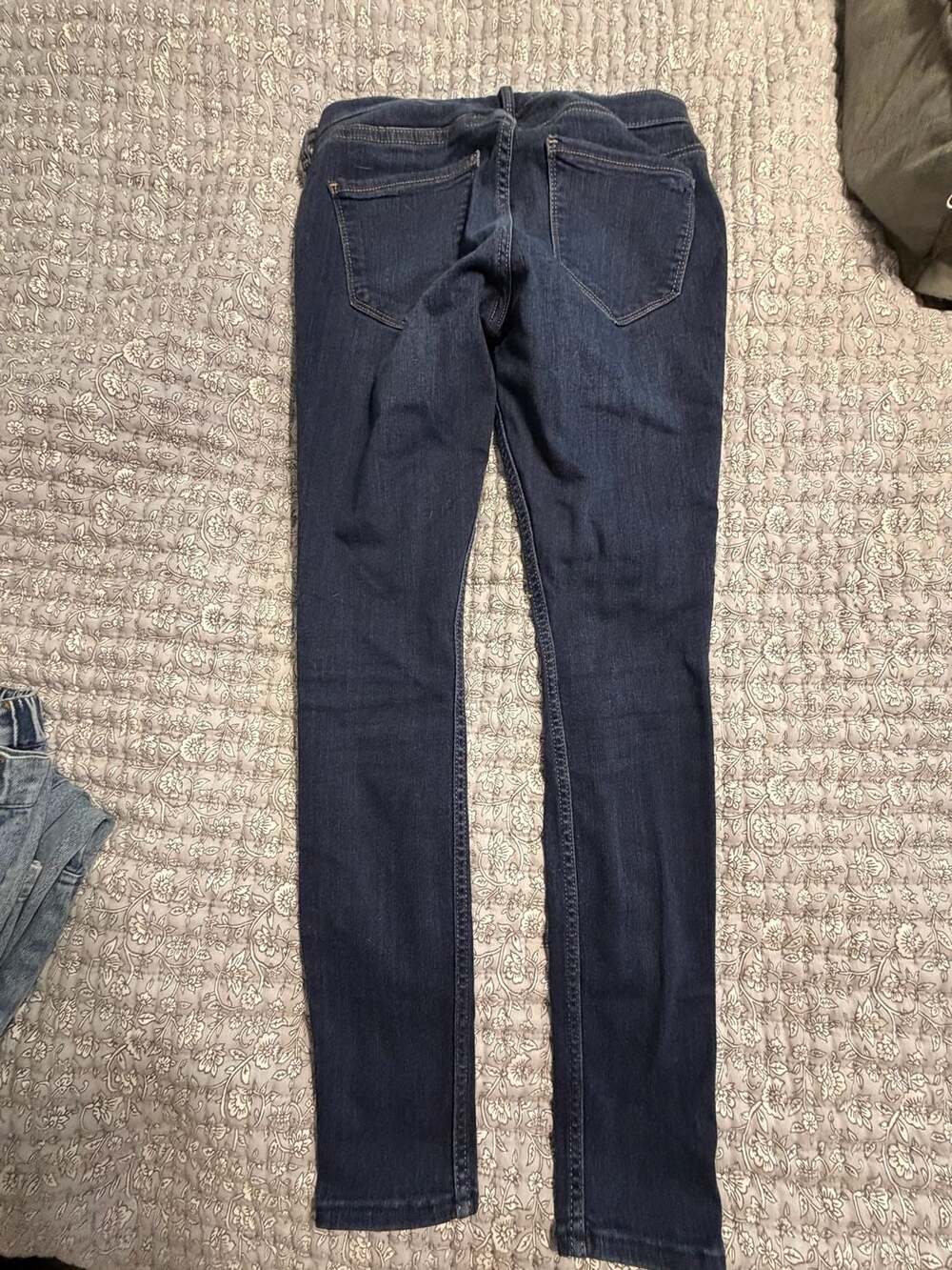 Hollister Co. Low-Rise  Stretch Jean Legging Size 5R W27  Dark Wash - Picture 4 of 4